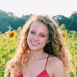 Meet your Posher, Adriana